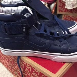 Limited edition New York yankee sneaks by vans